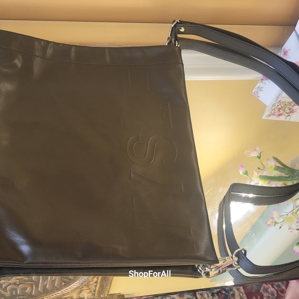 Yves Saint Laurent - Picture 16 of 16